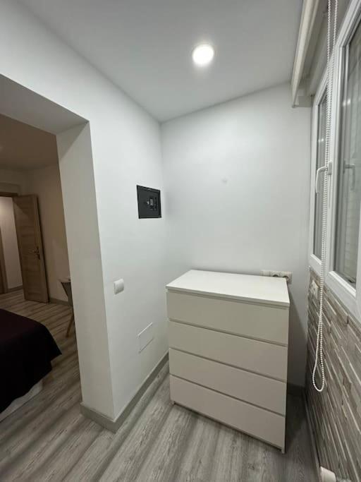 Cozy 1-Bedroom Apartment Madri Exterior foto